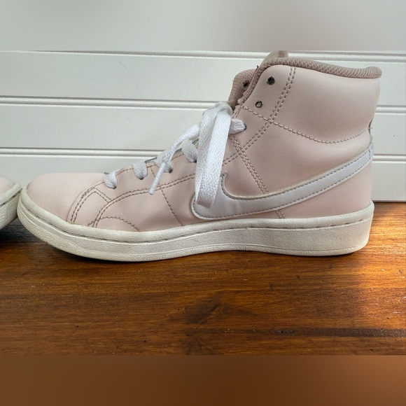 Nike women’s pink and white Court Royale 2 Mid high top tennis shoes. Size 6.5 - Picture 9 of 12